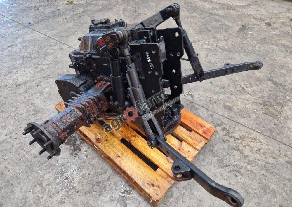 Tylny most John Deere 3310 - Truyền động: hình 1 Tylny most John Deere 3310 - Truyền động: hình 1