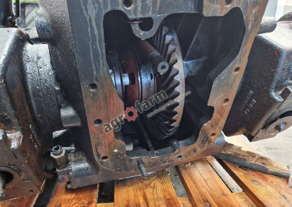 Tylny most John Deere 3310 - Truyền động: hình 4 Tylny most John Deere 3310 - Truyền động: hình 4