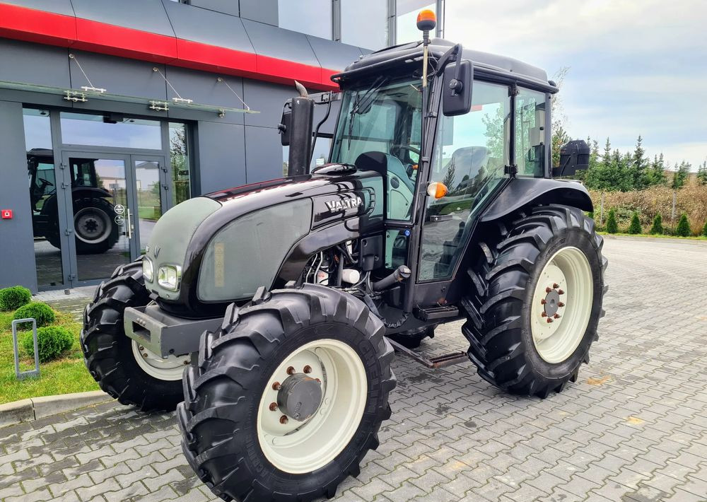 Valtra A93 - Máy cày: hình 1 Valtra A93 - Máy cày: hình 1