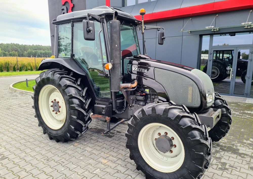 Valtra A93 - Máy cày: hình 3 Valtra A93 - Máy cày: hình 3