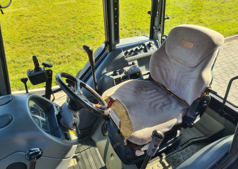 Valtra A95 - Máy cày: hình 5 Valtra A95 - Máy cày: hình 5