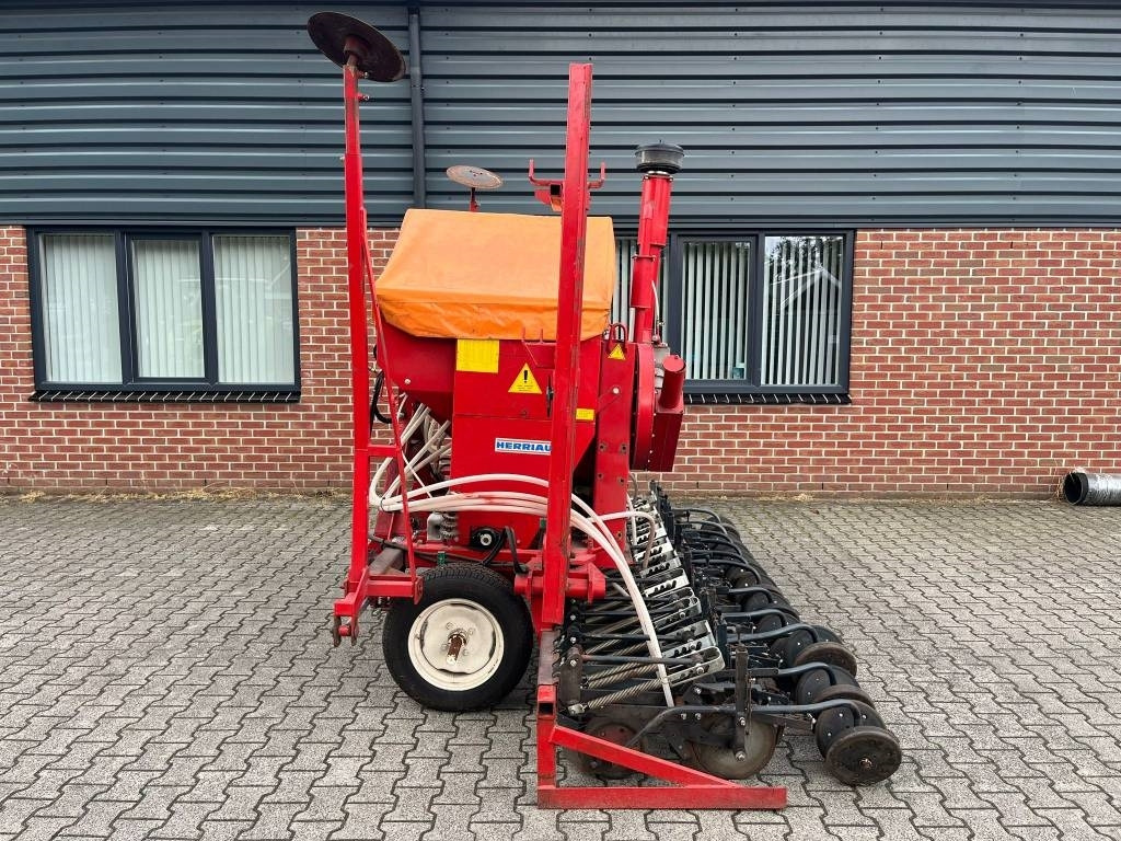 Herriau Turbosem SP12 - Máy gieo hạt chính xác: hình 2 Herriau Turbosem SP12 - Máy gieo hạt chính xác: hình 2
