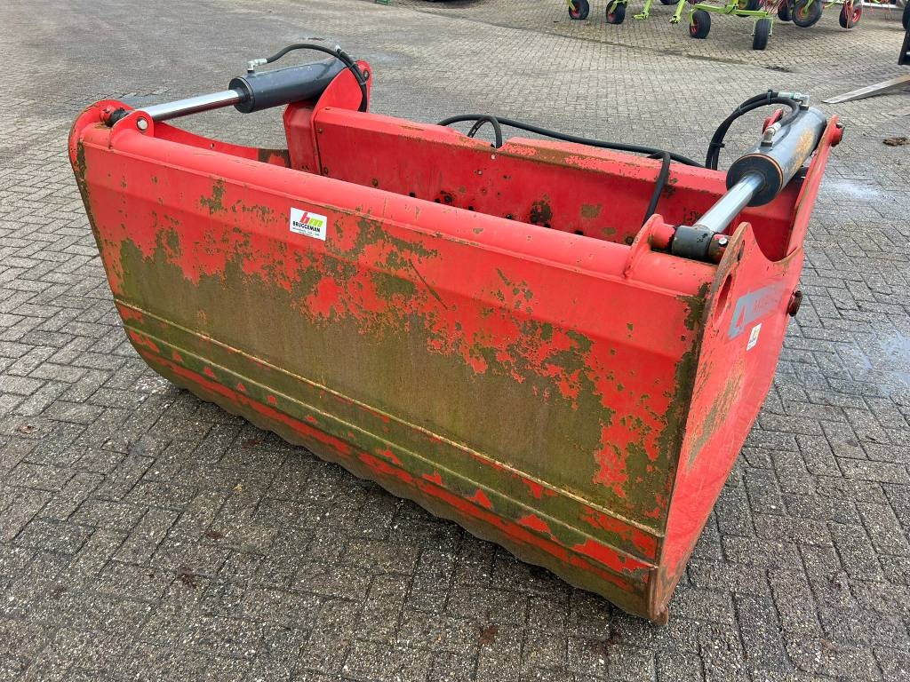 Mammut SB195M - Trang thiết bị gia súc: hình 1 Mammut SB195M - Trang thiết bị gia súc: hình 1