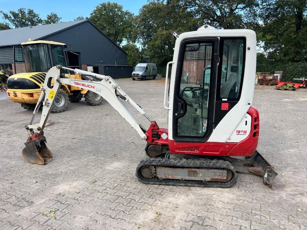 Takeuchi TB 216 - Máy xúc mini: hình 2 Takeuchi TB 216 - Máy xúc mini: hình 2