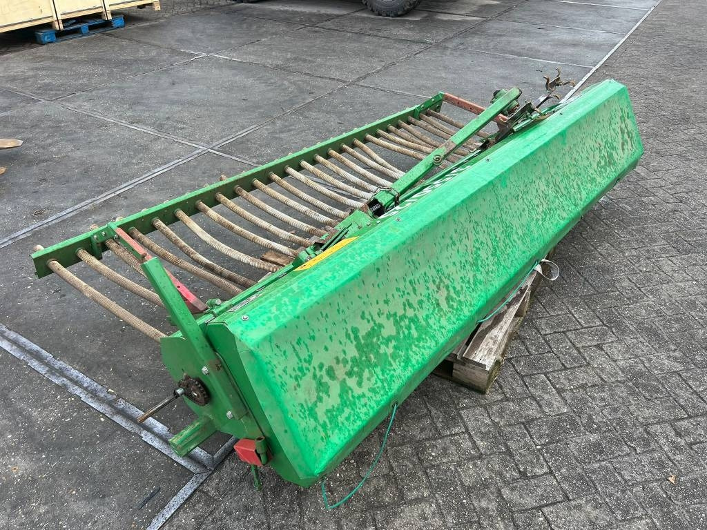 Unia 3/550/25 zaaimachine - Máy gieo hạt: hình 4 Unia 3/550/25 zaaimachine - Máy gieo hạt: hình 4