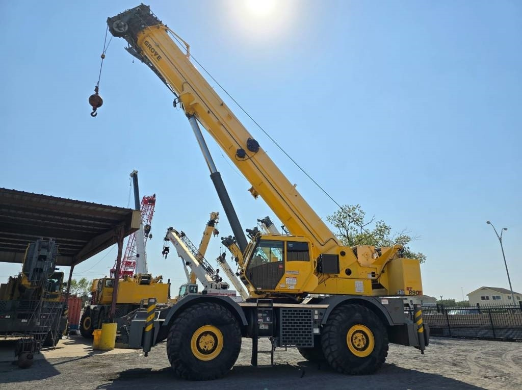 Grove RT 890 E - Cẩu bánh lốp: hình 1 Grove RT 890 E - Cẩu bánh lốp: hình 1