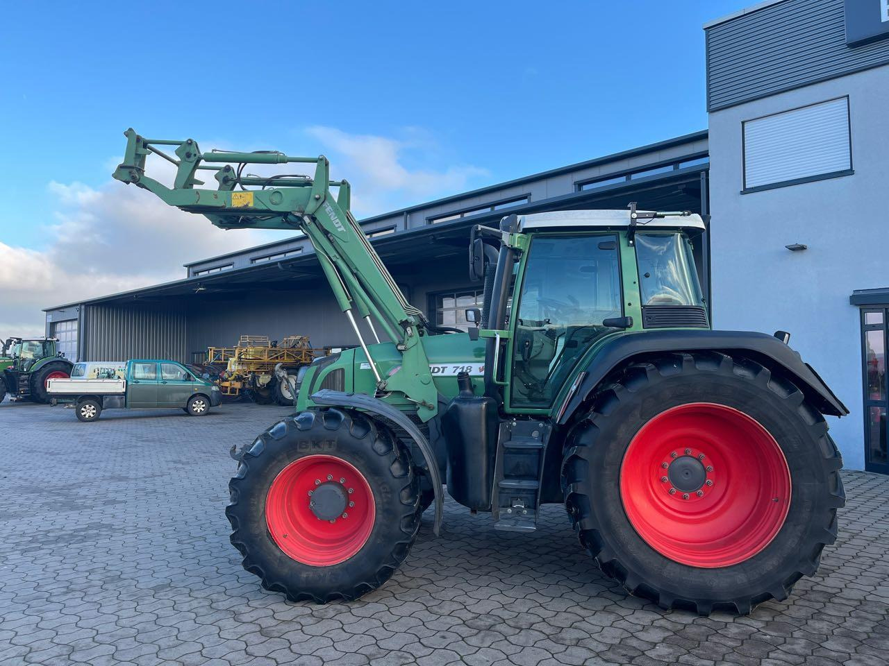 Fendt 718 Vario TMS - Máy cày: hình 1 Fendt 718 Vario TMS - Máy cày: hình 1