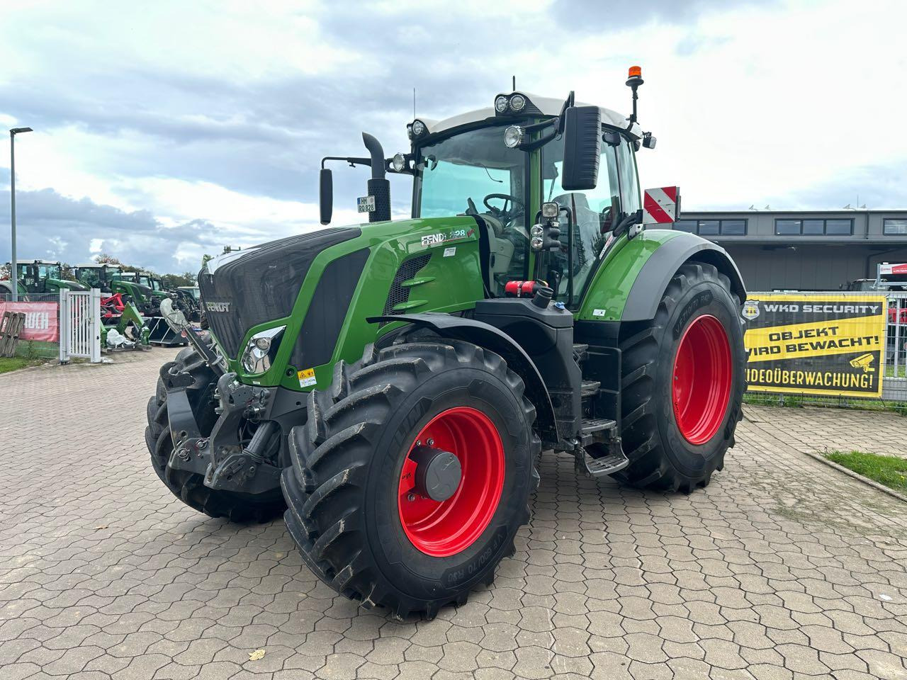 Fendt 828 S4 ProfiPlus - Máy cày: hình 1 Fendt 828 S4 ProfiPlus - Máy cày: hình 1