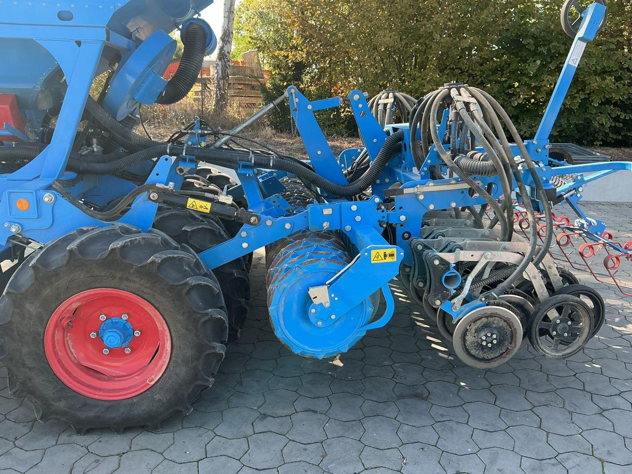 Lemken Compact Solitair 9/300 Z - Máy gieo hạt liên hợp: hình 4 Lemken Compact Solitair 9/300 Z - Máy gieo hạt liên hợp: hình 4