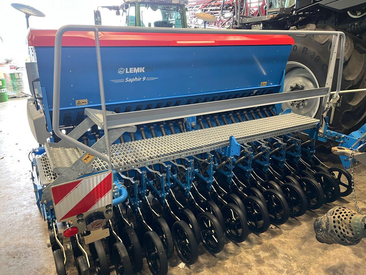 Lemken Zirkon 8/Saphir 9 - Máy gieo hạt liên hợp: hình 4 Lemken Zirkon 8/Saphir 9 - Máy gieo hạt liên hợp: hình 4