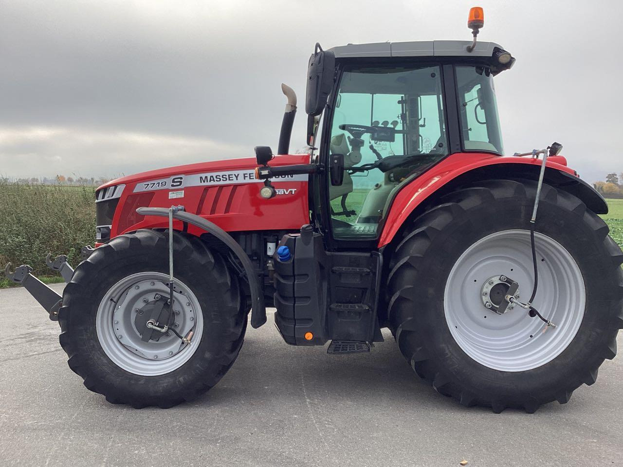 Massey Ferguson 7719 Dyna - VT - Máy cày: hình 2 Massey Ferguson 7719 Dyna - VT - Máy cày: hình 2