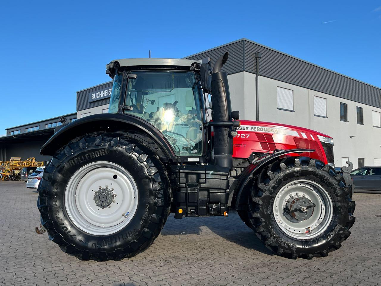 Massey Ferguson 8727 Dyna-VT - Máy cày: hình 1 Massey Ferguson 8727 Dyna-VT - Máy cày: hình 1