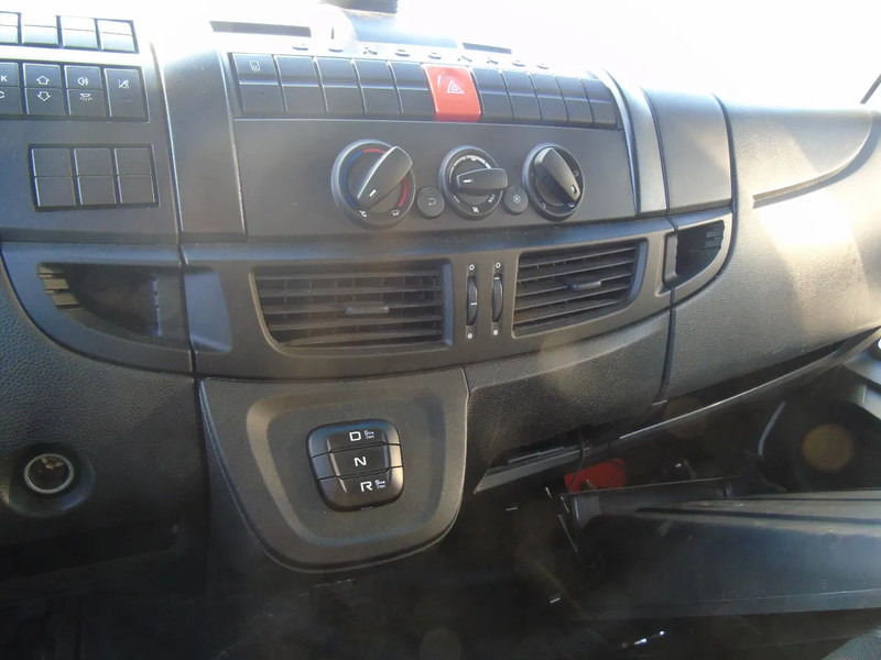 Iveco Eurocargo 120E19 + euro 6 + lift + BROKEN ENGINE - Xe tải hộp: hình 5 Iveco Eurocargo 120E19 + euro 6 + lift + BROKEN ENGINE - Xe tải hộp: hình 5