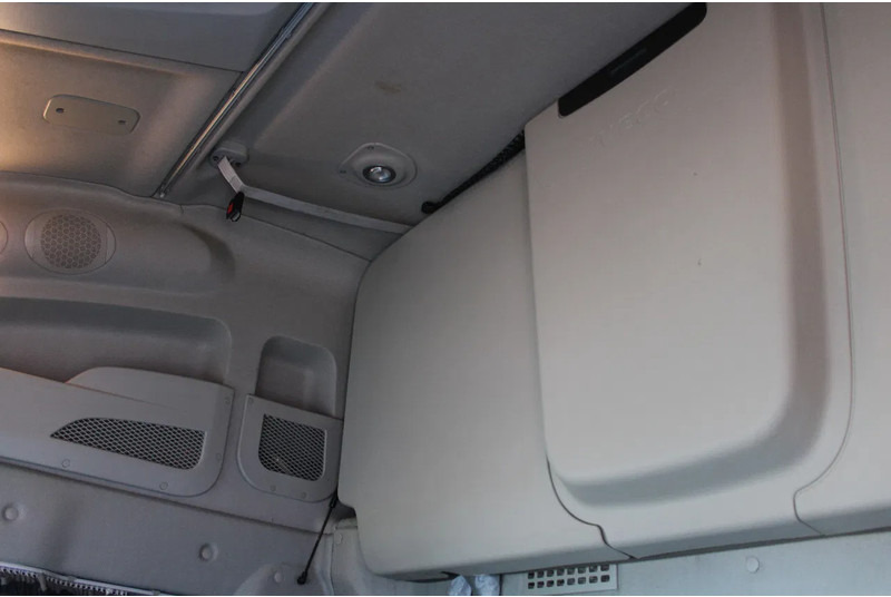 Xe tải thùng mui bạt Iveco Stralis 510 + EURO 6 + STEERING AXLE: hình 16