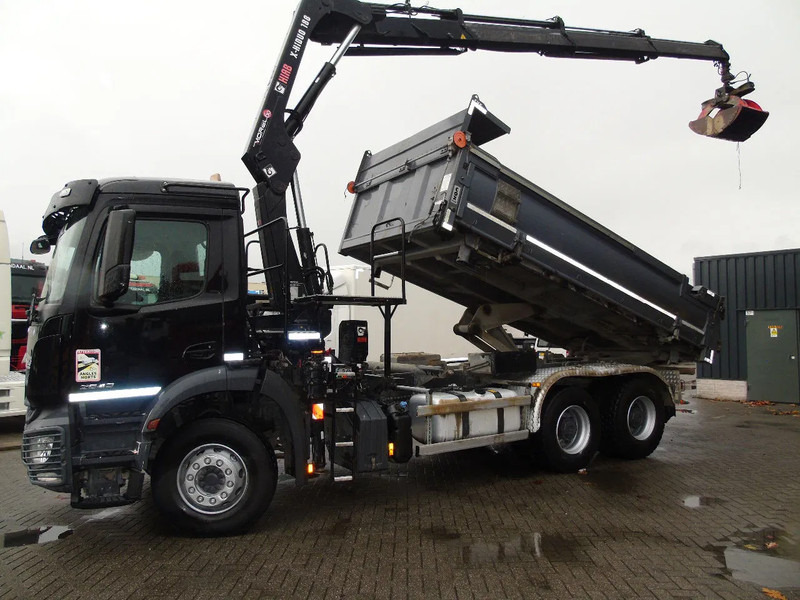 Mercedes-Benz Arocs 2643 + HIAB HIDUO 188B-3 + 6X4 + 3 SIDE TIPPER + REMOTE - Xe ben, Xe cẩu tự hành: hình 4 Mercedes-Benz Arocs 2643 + HIAB HIDUO 188B-3 + 6X4 + 3 SIDE TIPPER + REMOTE - Xe ben, Xe cẩu tự hành: hình 4