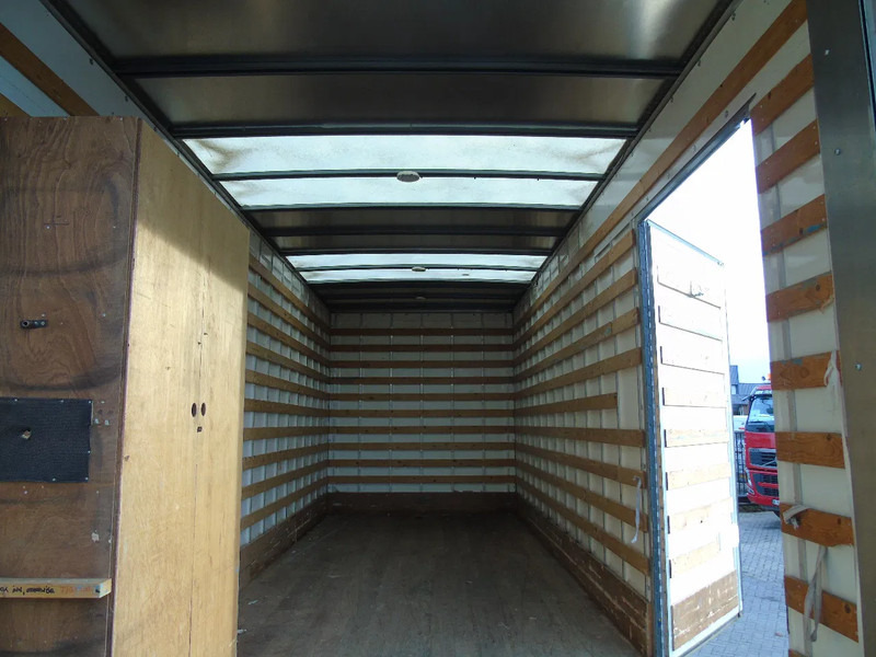 Renault D 220 + special lift + 165km! - Xe tải hộp: hình 4 Renault D 220 + special lift + 165km! - Xe tải hộp: hình 4