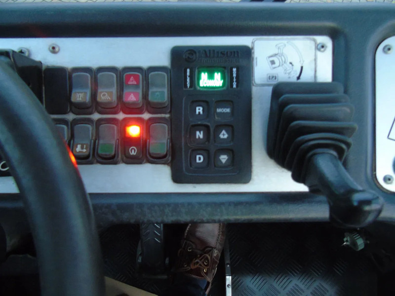 Terberg YT 182 fully funtion + perfect - Máy cày trạm: hình 5 Terberg YT 182 fully funtion + perfect - Máy cày trạm: hình 5