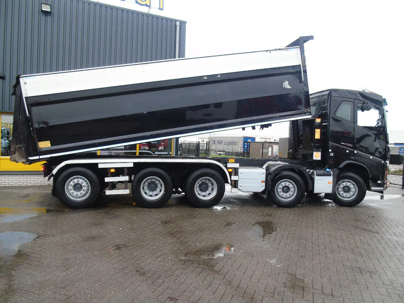 Volvo FH 500 + 10X4 + 33 CUB + SMALL DAMAGE CAB - Xe ben: hình 3 Volvo FH 500 + 10X4 + 33 CUB + SMALL DAMAGE CAB - Xe ben: hình 3