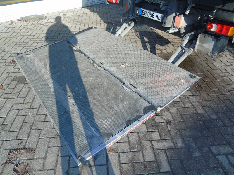 Volvo FL 14.210 + ATP/FRC + CARRIER + LIFT - Xe tải đông lạnh: hình 5 Volvo FL 14.210 + ATP/FRC + CARRIER + LIFT - Xe tải đông lạnh: hình 5