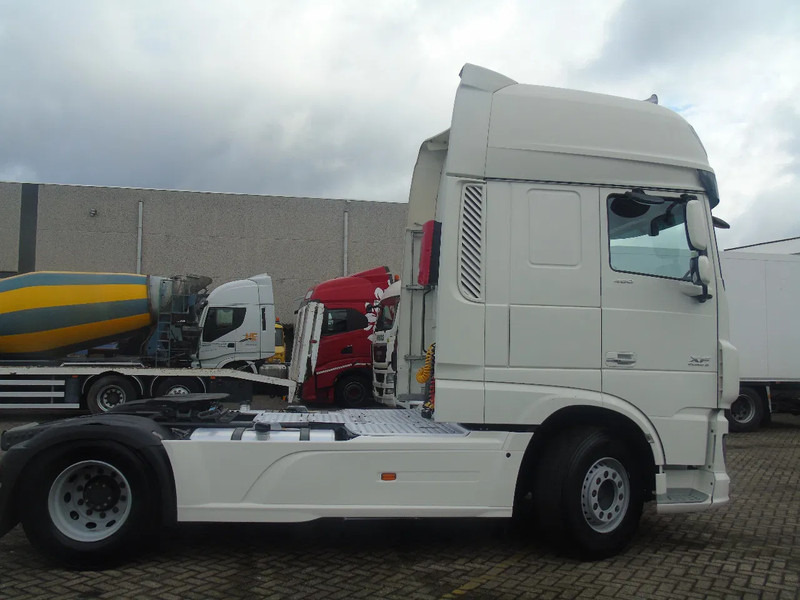 DAF XF 460 + EURO 6 + SSC - Xe đầu kéo: hình 4 DAF XF 460 + EURO 6 + SSC - Xe đầu kéo: hình 4