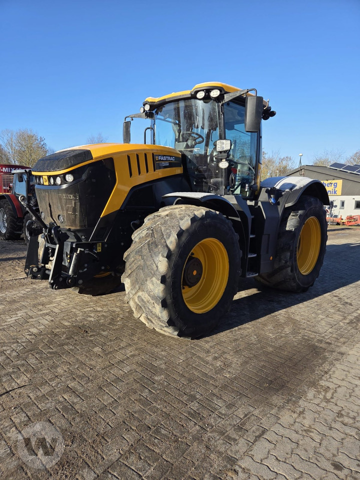 JCB FasTrac 8330 - Máy cày: hình 1 JCB FasTrac 8330 - Máy cày: hình 1