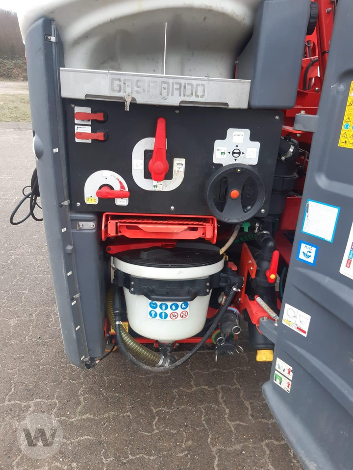 Maschio Tempo Ultra 2000 Liter - Máy xịt gắn trên máy cày: hình 5 Maschio Tempo Ultra 2000 Liter - Máy xịt gắn trên máy cày: hình 5