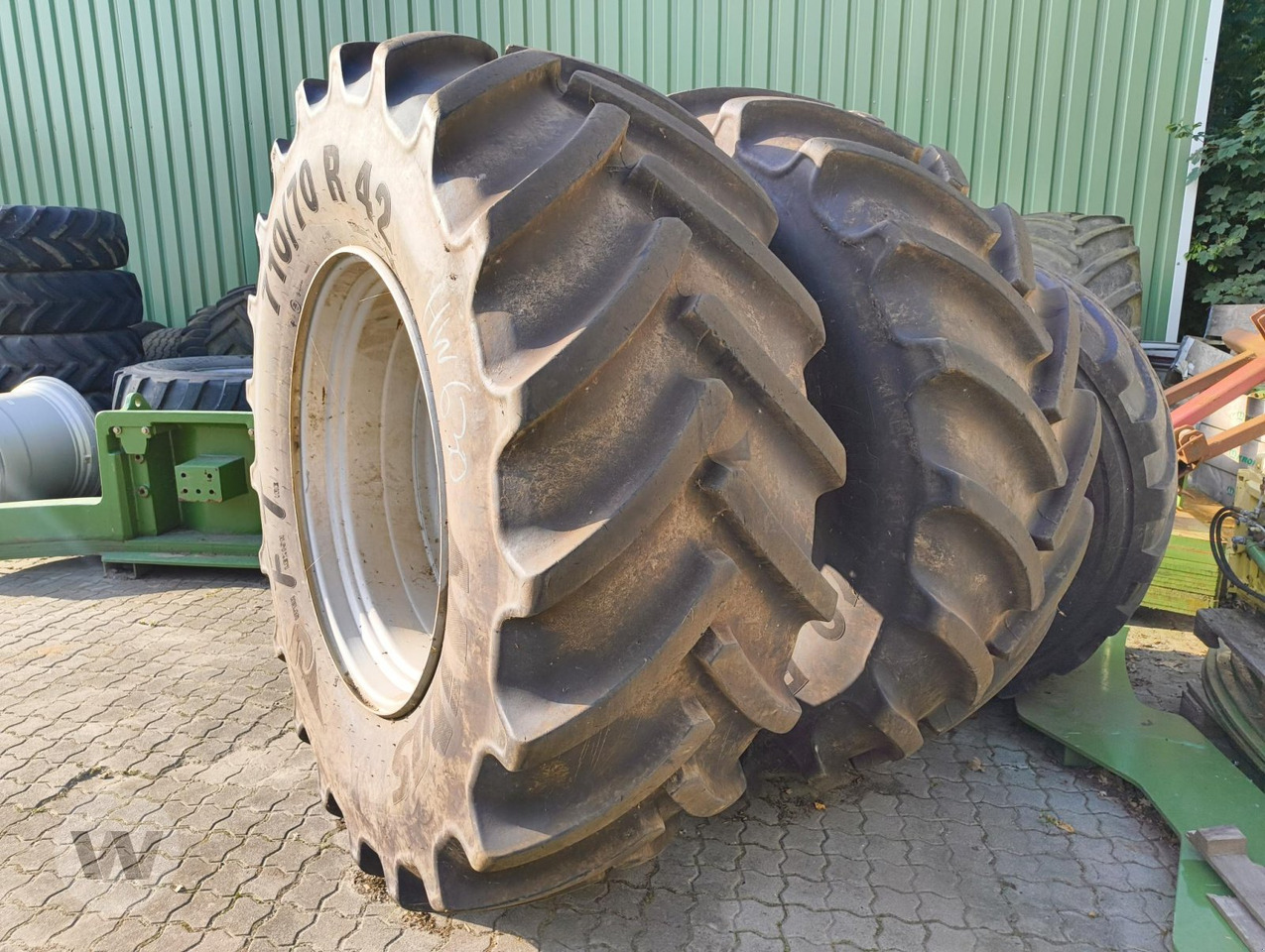 Mitas 710/70 R 42 - Bánh xe: hình 1 Mitas 710/70 R 42 - Bánh xe: hình 1
