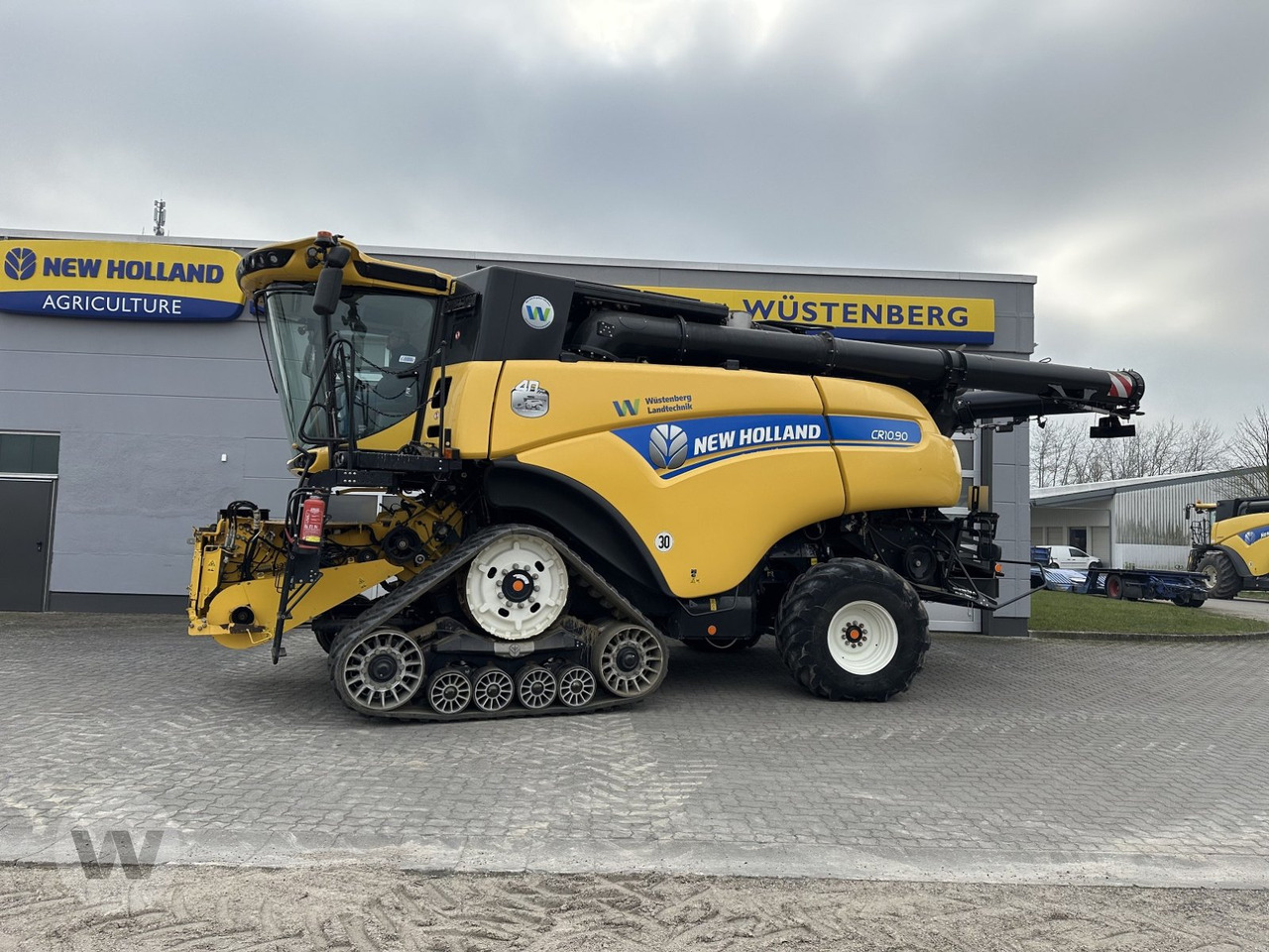 New Holland CR 10.90 - Máy gặt đập: hình 1 New Holland CR 10.90 - Máy gặt đập: hình 1