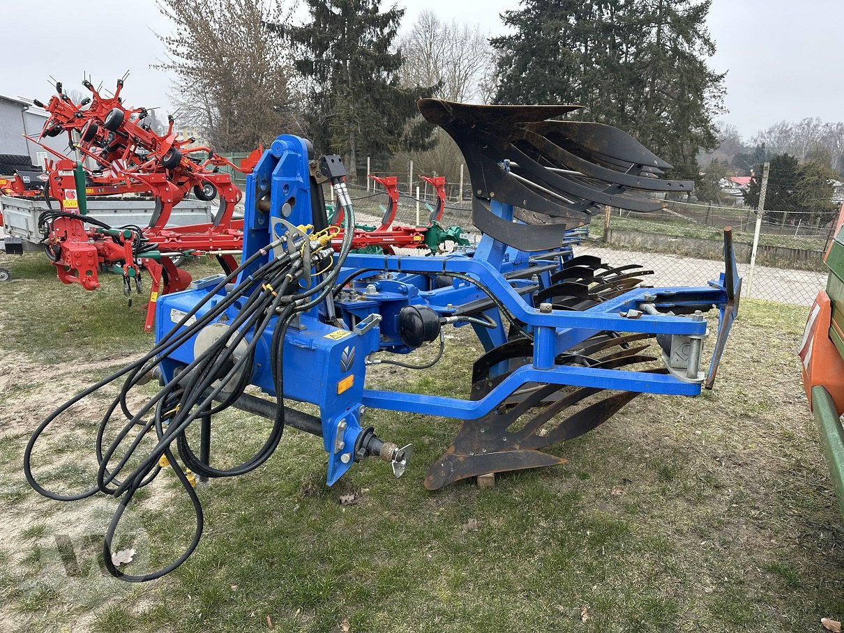 New Holland PHVH 4+1 - Cày: hình 1 New Holland PHVH 4+1 - Cày: hình 1
