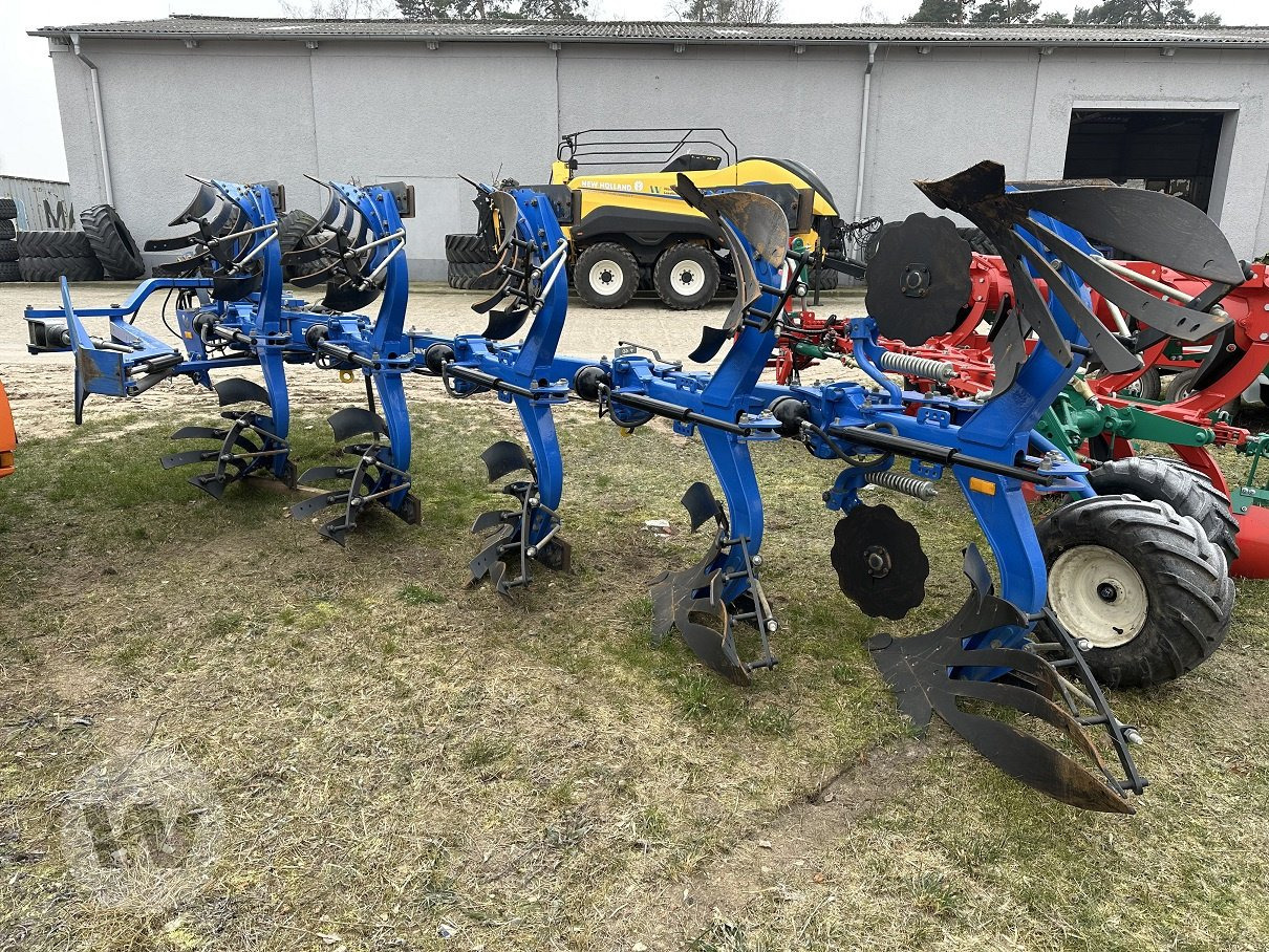 New Holland PHVH 4+1 - Cày: hình 2 New Holland PHVH 4+1 - Cày: hình 2
