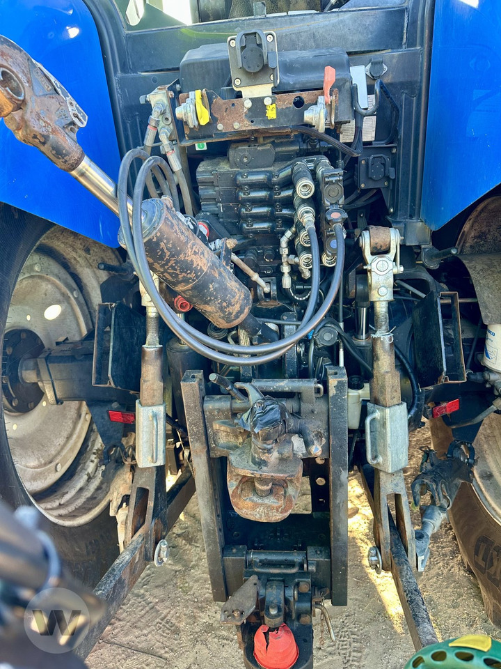New Holland T 7.210 - Máy cày: hình 5 New Holland T 7.210 - Máy cày: hình 5