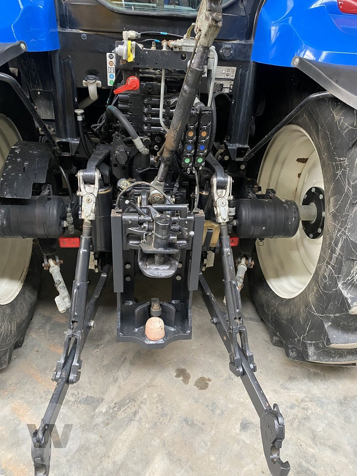 New Holland T6020 Elite - Máy cày: hình 4 New Holland T6020 Elite - Máy cày: hình 4