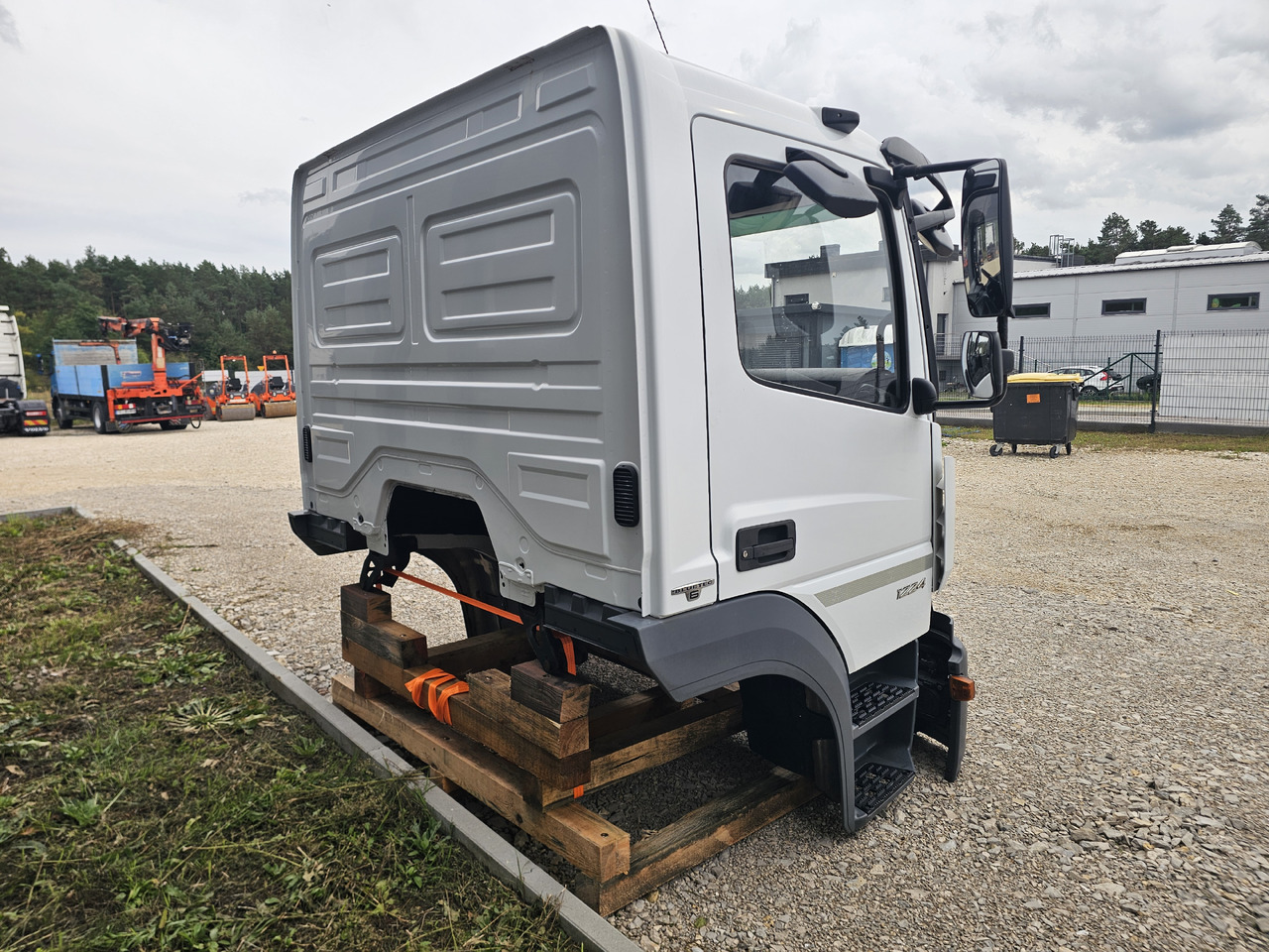 MERCEDES-BENZ ATEGO EURO 6 / COMPLETE CABINE - Cabin: hình 5 MERCEDES-BENZ ATEGO EURO 6 / COMPLETE CABINE - Cabin: hình 5