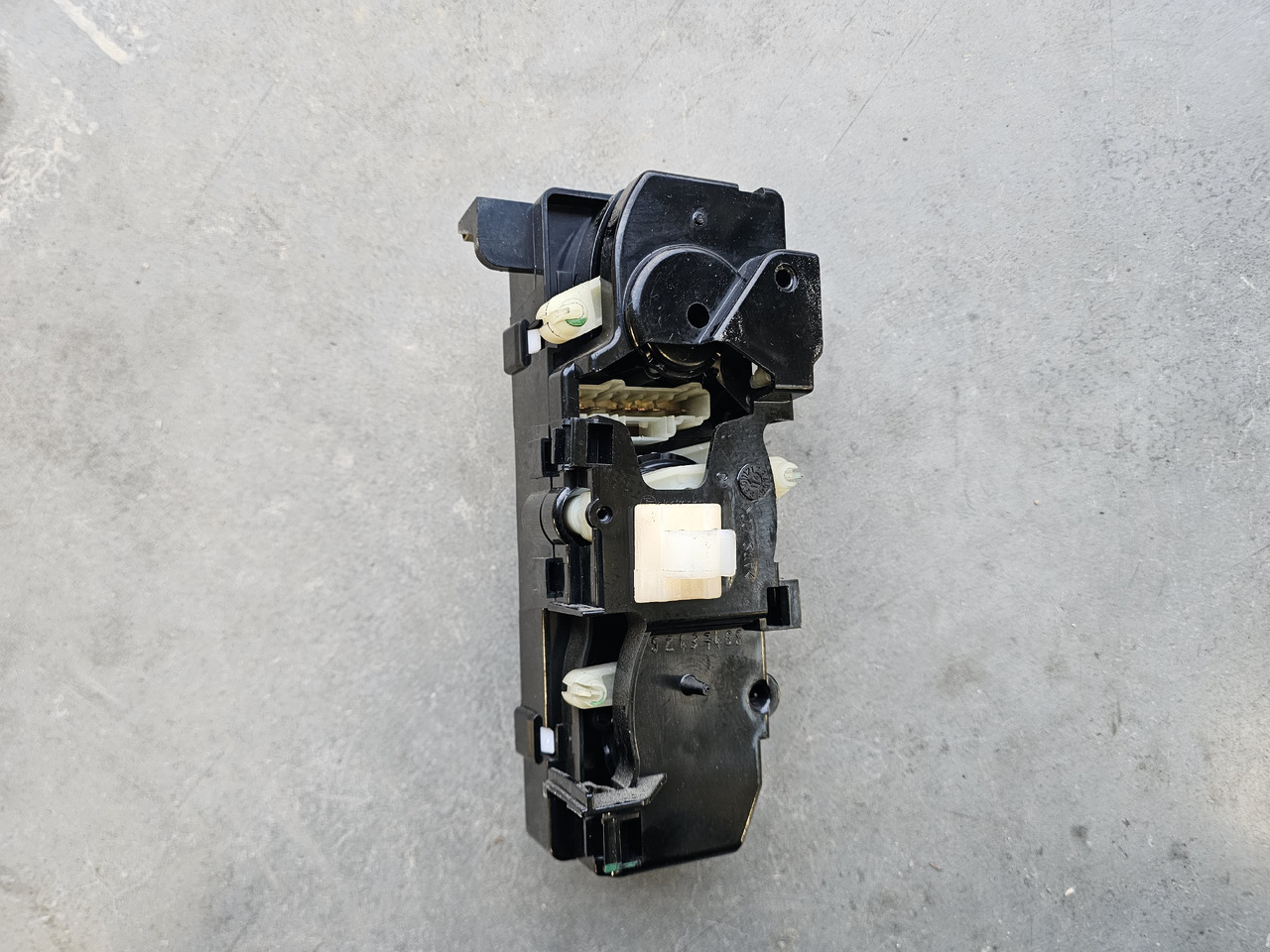 MERCEDES-BENZ ATEGO EURO 6 / HEATER PANEL / A9678200197 - Cấp nhiệt/ Thông gió: hình 3 MERCEDES-BENZ ATEGO EURO 6 / HEATER PANEL / A9678200197 - Cấp nhiệt/ Thông gió: hình 3