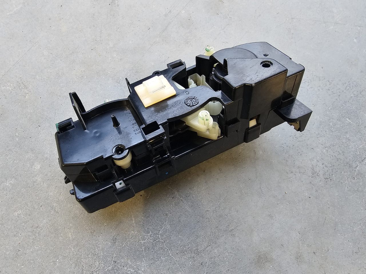 MERCEDES-BENZ ATEGO EURO 6 / HEATER PANEL / A9678200197 - Cấp nhiệt/ Thông gió: hình 4 MERCEDES-BENZ ATEGO EURO 6 / HEATER PANEL / A9678200197 - Cấp nhiệt/ Thông gió: hình 4