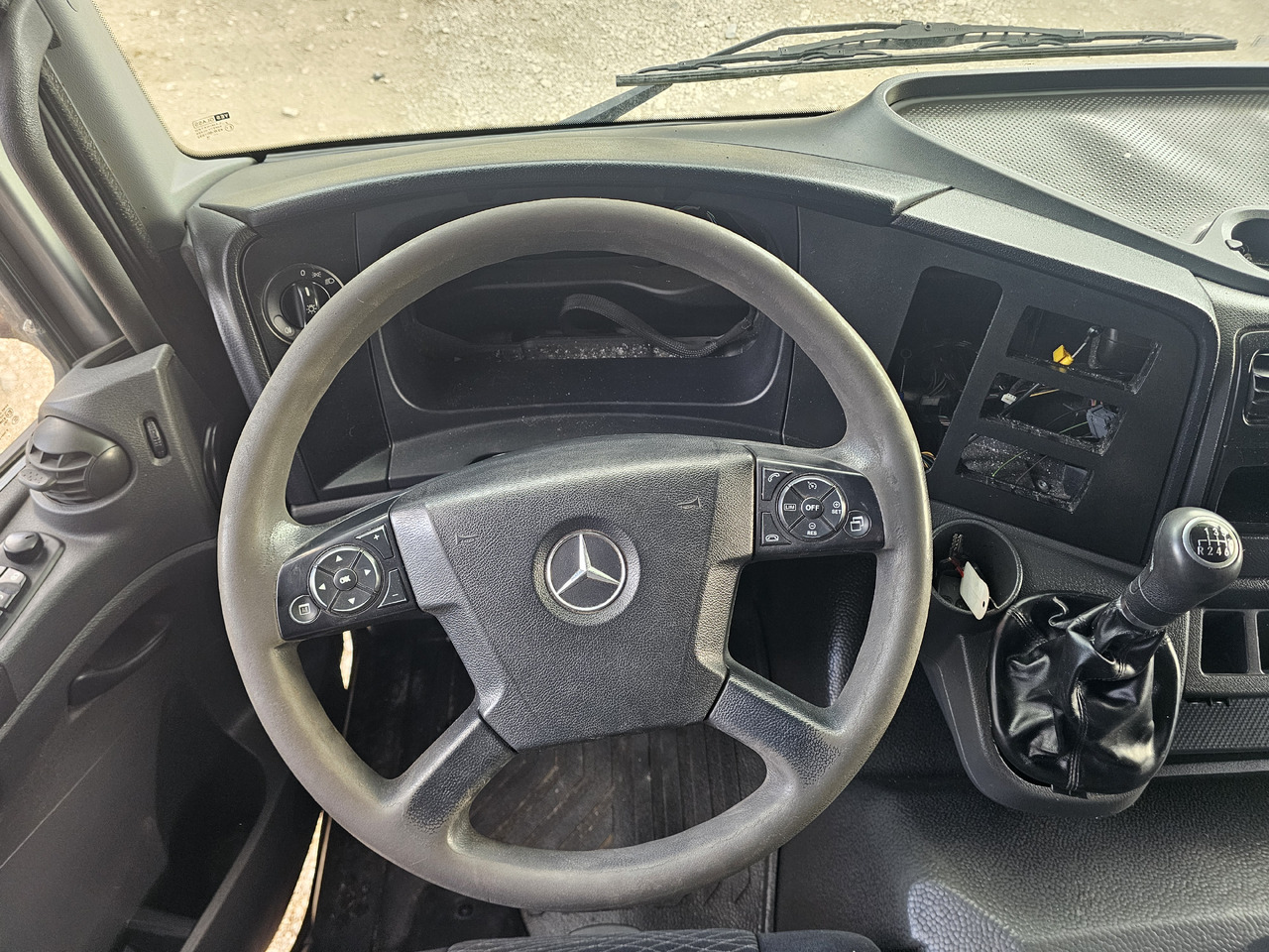 MERCEDES-BENZ ATEGO MP4 EURO 6 / DASHBOARD - RHD to LHD SWITCH SET - Bảng điều khiển: hình 3 MERCEDES-BENZ ATEGO MP4 EURO 6 / DASHBOARD - RHD to LHD SWITCH SET - Bảng điều khiển: hình 3