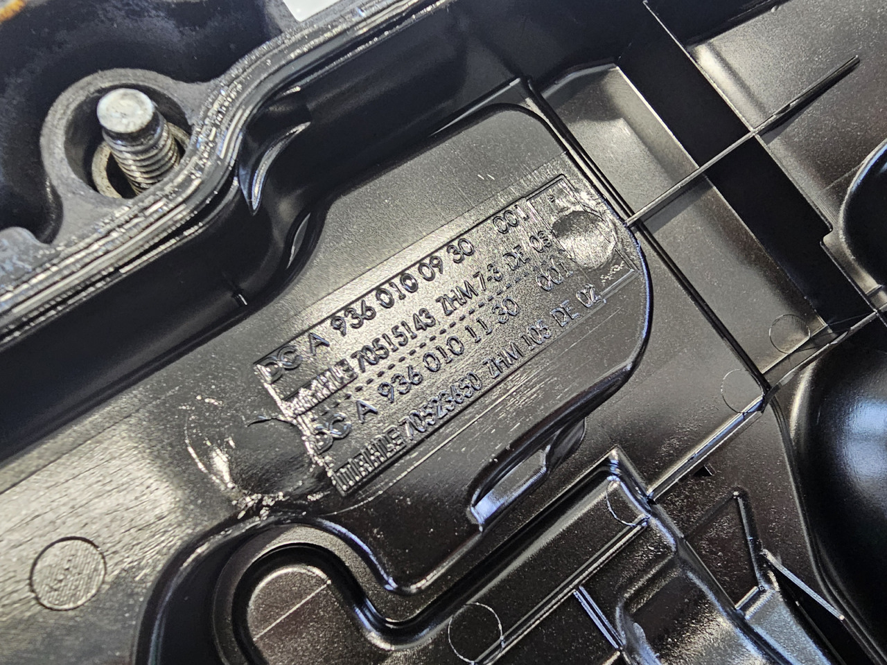 MERCEDES-BENZ ATEGO MP4 EURO 6 / OM936 / ENGINE COVER / A9360100930 - Động cơ và các bộ phận: hình 4 MERCEDES-BENZ ATEGO MP4 EURO 6 / OM936 / ENGINE COVER / A9360100930 - Động cơ và các bộ phận: hình 4