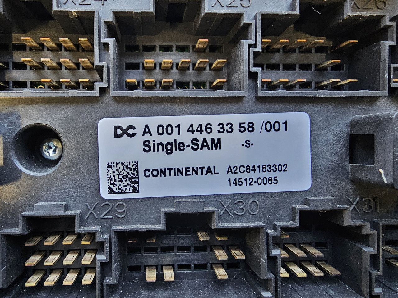 MERCEDES-BENZ ATEGO MP4 EURO 6 / SINGLE-SAM FUSE BLOCK / A0014463358 - ECU: hình 4 MERCEDES-BENZ ATEGO MP4 EURO 6 / SINGLE-SAM FUSE BLOCK / A0014463358 - ECU: hình 4