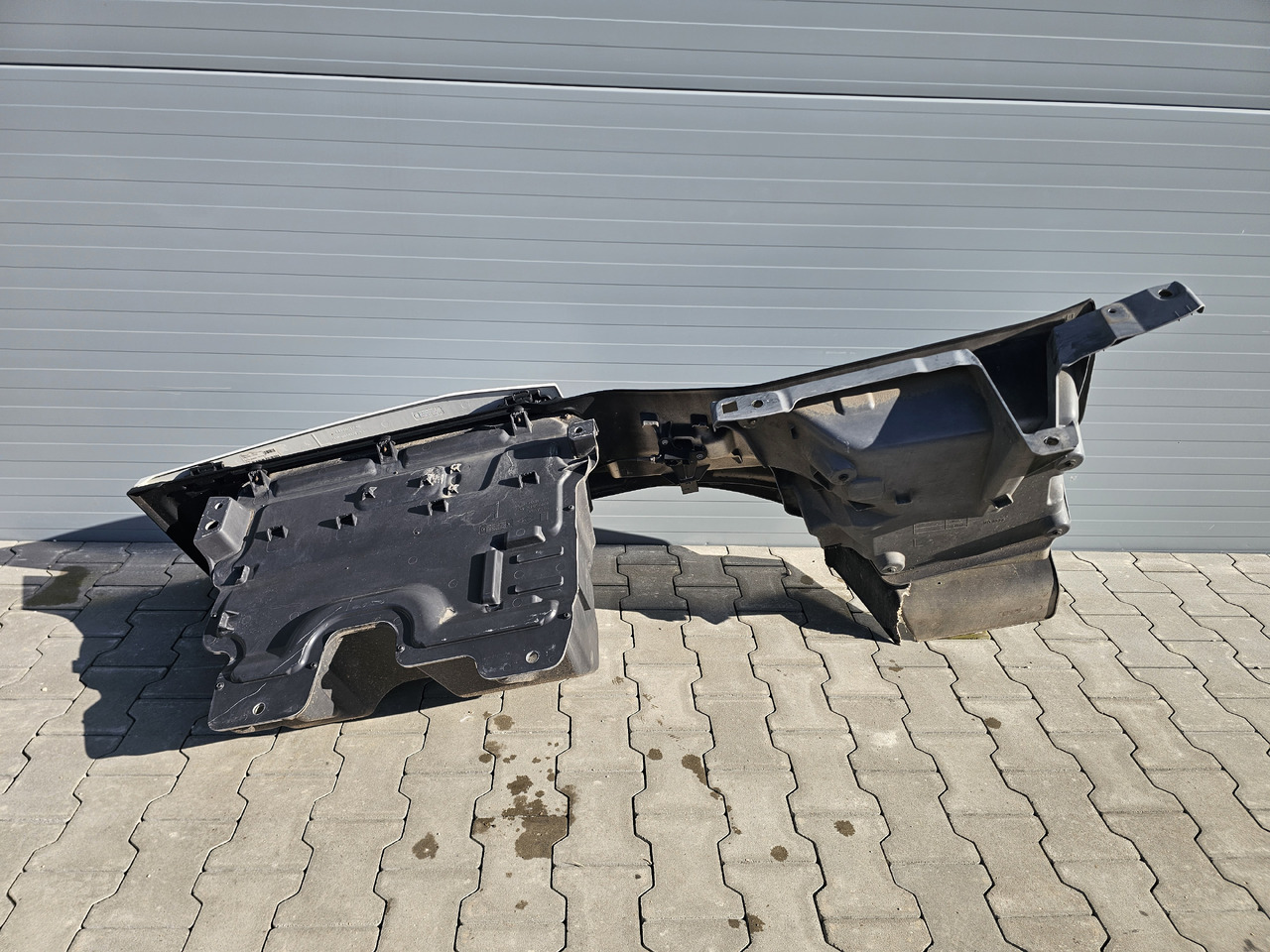 RENAULT RANGE T / HIGH CAB / LEFT FOOTSTEP / 82244459 - Bậc bước: hình 4 RENAULT RANGE T / HIGH CAB / LEFT FOOTSTEP / 82244459 - Bậc bước: hình 4