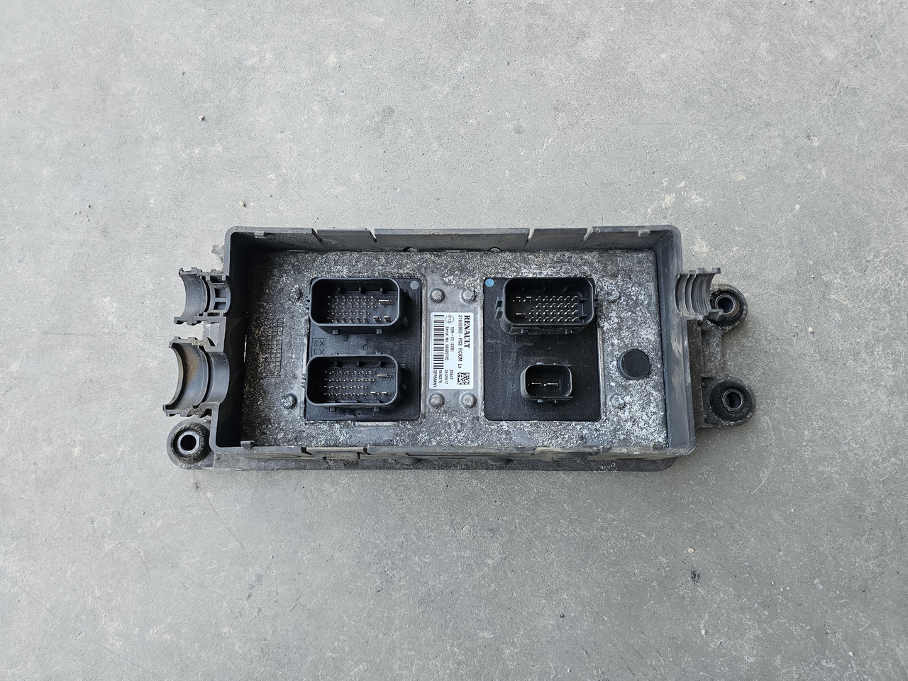 RENAULT RANGE T / RCIOM Lo CONTROL UNIT / 21855950 P03 - ECU: hình 2 RENAULT RANGE T / RCIOM Lo CONTROL UNIT / 21855950 P03 - ECU: hình 2