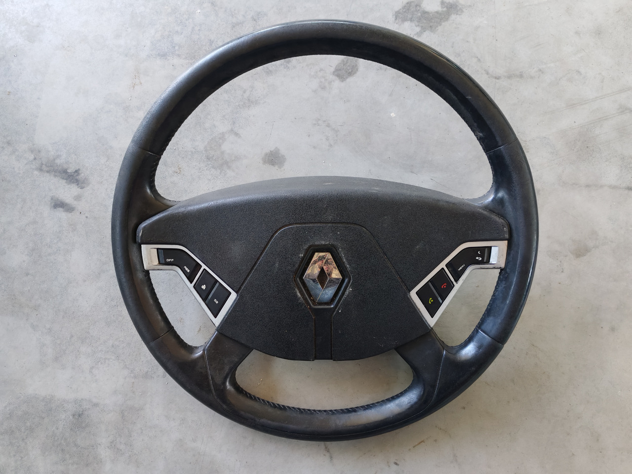 RENAULT RANGE T / STEERING WHEEL / 7484519945 - Vô lăng: hình 1 RENAULT RANGE T / STEERING WHEEL / 7484519945 - Vô lăng: hình 1