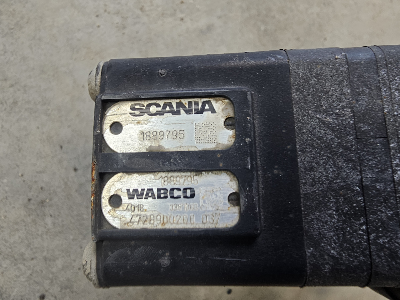 SCANIA S, R, P, G / ECAS CONTROL VALVE / 1889795 - Van phanh: hình 4 SCANIA S, R, P, G / ECAS CONTROL VALVE / 1889795 - Van phanh: hình 4