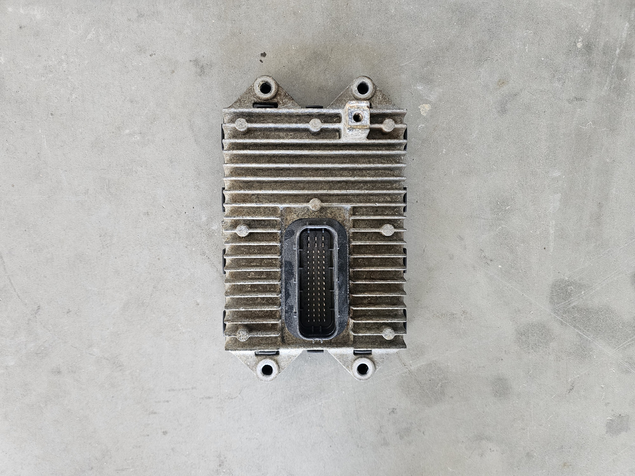 VOLVO FH4 FM4 / ADBLUE SCR CONTROL UNIT / 21911783 P01 - ECU: hình 2 VOLVO FH4 FM4 / ADBLUE SCR CONTROL UNIT / 21911783 P01 - ECU: hình 2