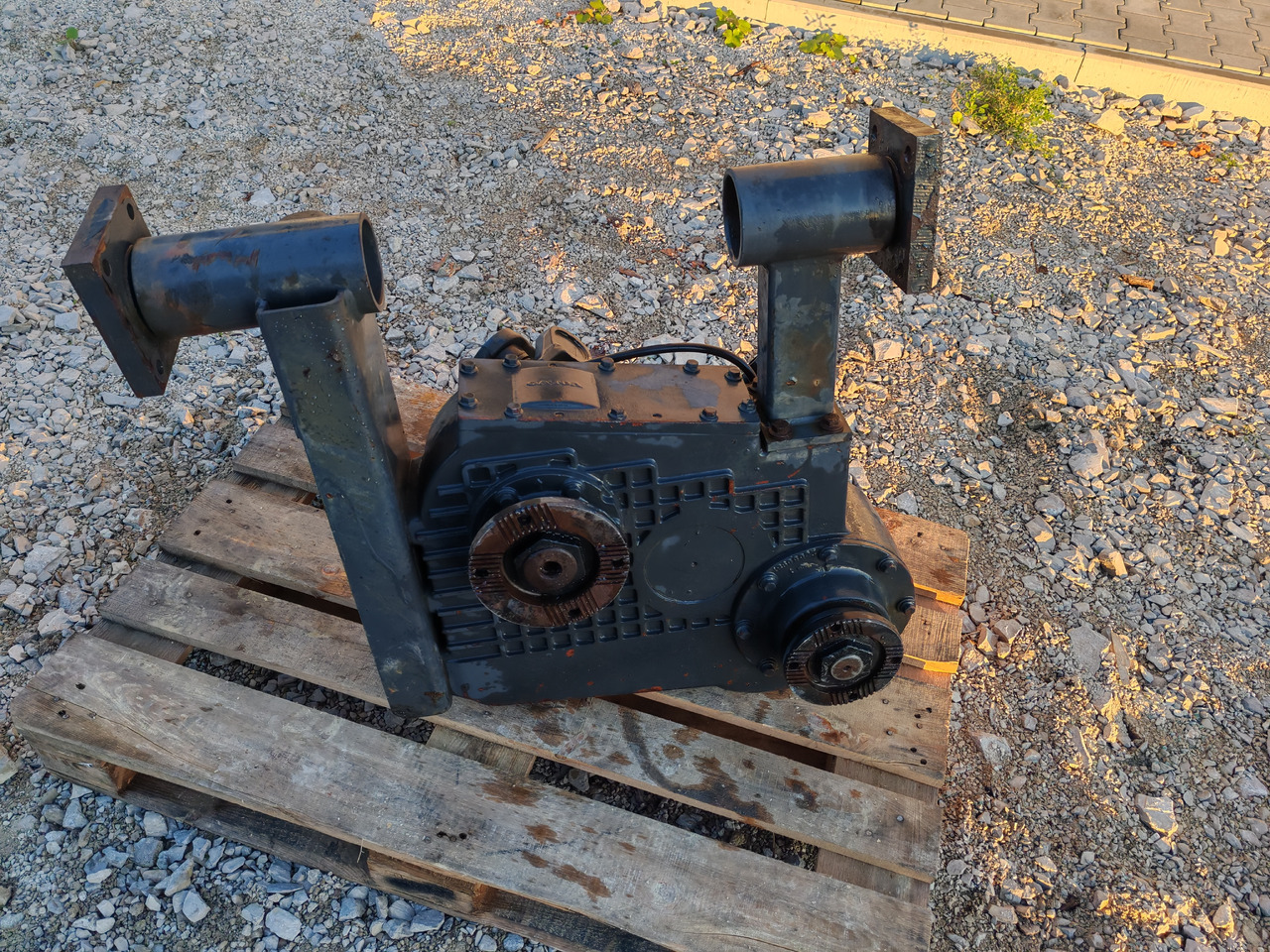 VOLVO FM FM FMX / TRANSFER CASE 4x4 6x6 8x8 / VT2501TB -B / 1,040:1 - Truyền động: hình 2 VOLVO FM FM FMX / TRANSFER CASE 4x4 6x6 8x8 / VT2501TB -B / 1,040:1 - Truyền động: hình 2