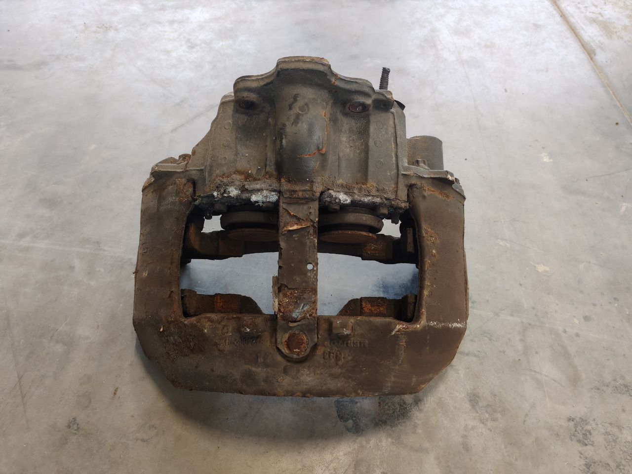 VOLVO RENAULT DXI / MERITOR ELSA 225 / BRAKE CALIPER / LEFT - Bộ kẹp phanh: hình 2 VOLVO RENAULT DXI / MERITOR ELSA 225 / BRAKE CALIPER / LEFT - Bộ kẹp phanh: hình 2