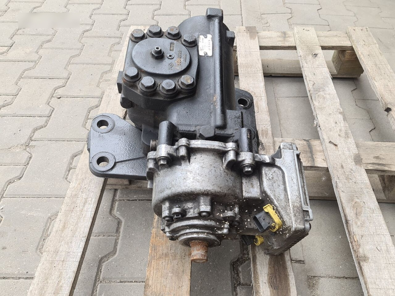 Volvo FH4 ELEKTRYCZNE WSPOMAGANIE ELECTRIC COLUMN Volvo FH4 - Cột lái cho Xe tải: hình 2 Volvo FH4 ELEKTRYCZNE WSPOMAGANIE ELECTRIC COLUMN Volvo FH4 - Cột lái cho Xe tải: hình 2