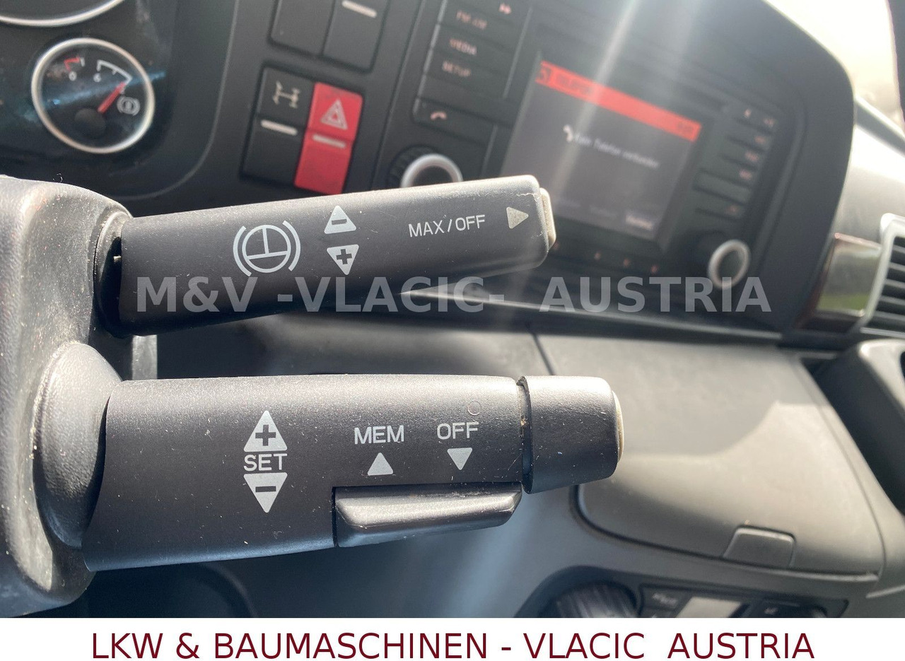 MAN 18.320 Kühlkoffer mit Fleischgehänge - Xe tải đông lạnh: hình 4 MAN 18.320 Kühlkoffer mit Fleischgehänge - Xe tải đông lạnh: hình 4