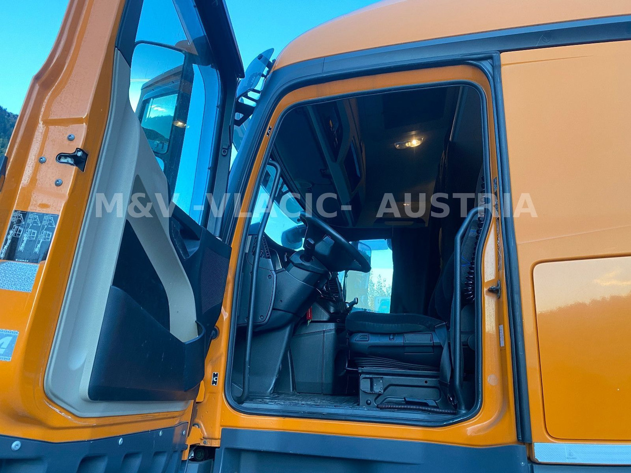 Mercedes-Benz 2542 - Xe chở container/ Xe tải hoán đổi thân: hình 2 Mercedes-Benz 2542 - Xe chở container/ Xe tải hoán đổi thân: hình 2