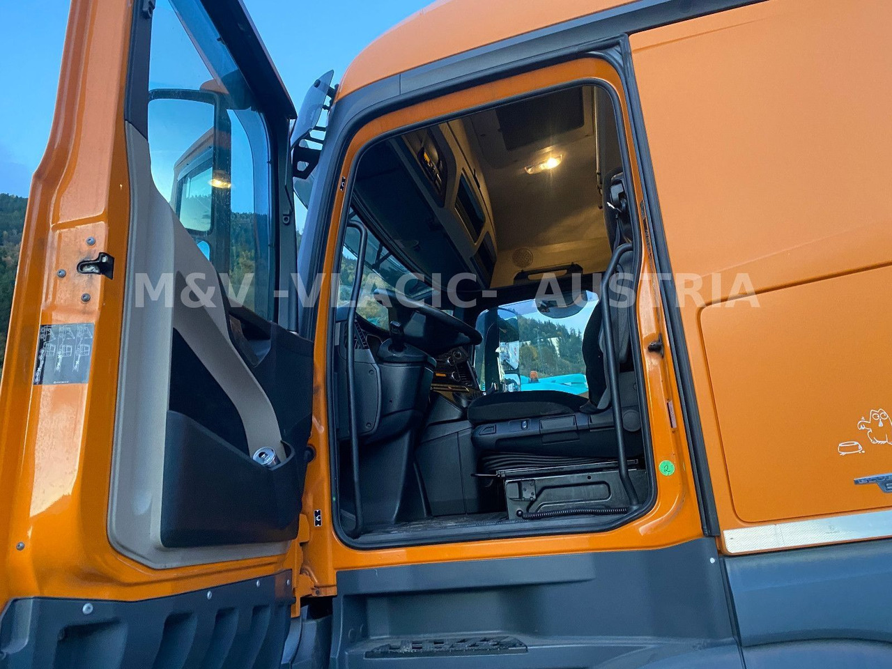 Mercedes-Benz 2542 - Xe chở container/ Xe tải hoán đổi thân: hình 2 Mercedes-Benz 2542 - Xe chở container/ Xe tải hoán đổi thân: hình 2