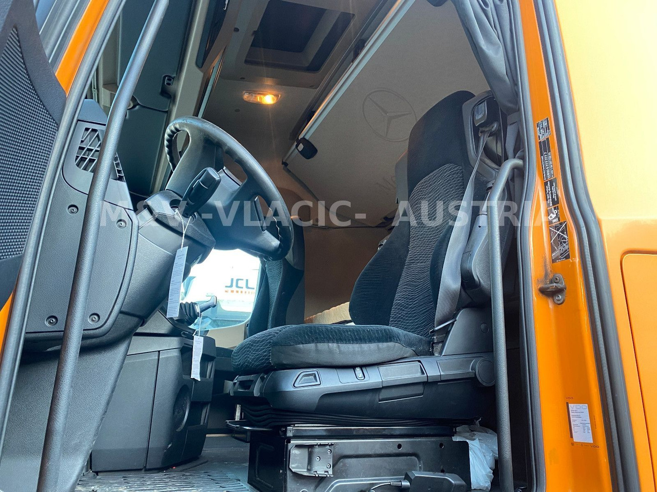 Mercedes-Benz 2542 - Xe chở container/ Xe tải hoán đổi thân: hình 4 Mercedes-Benz 2542 - Xe chở container/ Xe tải hoán đổi thân: hình 4